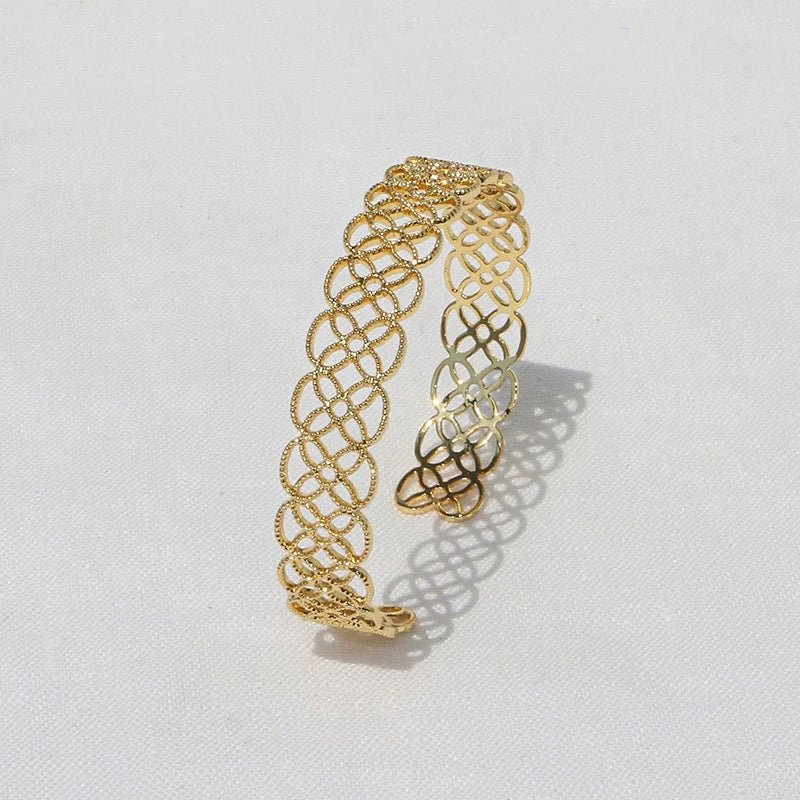 Lace-Pattern Open Cuff Bracelet OPHRASTUDIO