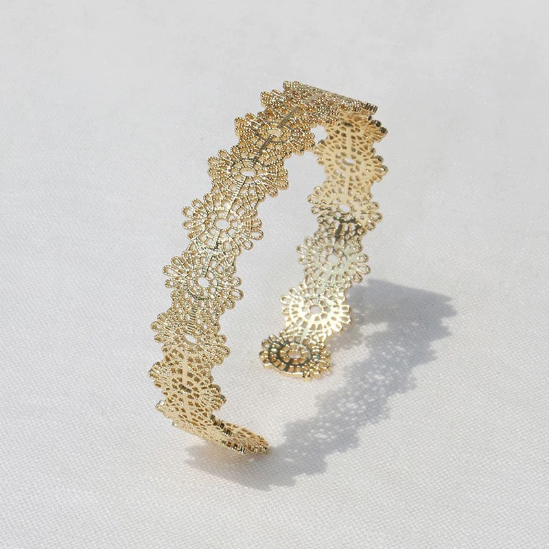 Lace-Pattern Open Cuff Bracelet OPHRASTUDIO