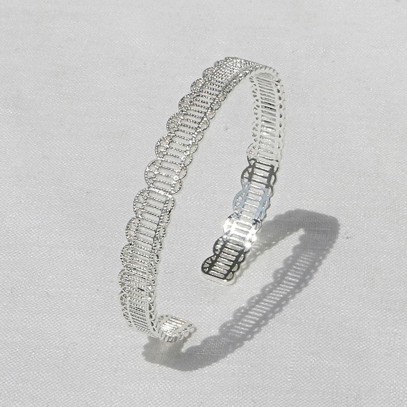 Lace-Pattern Open Cuff Bracelet OPHRASTUDIO