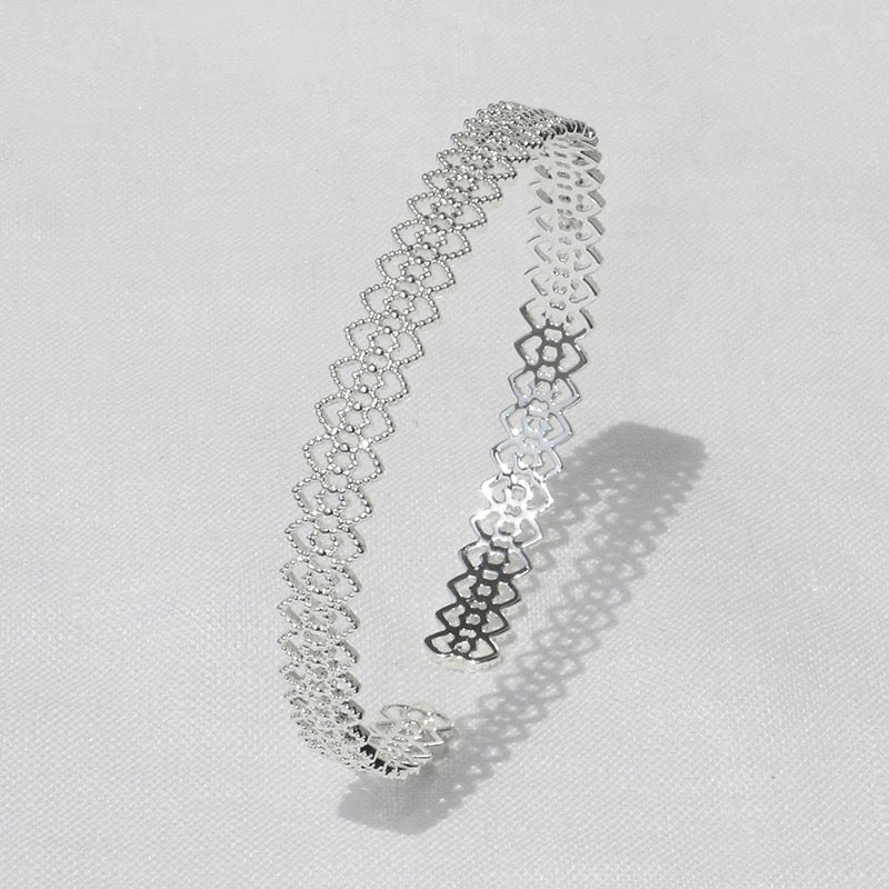 Lace-Pattern Open Cuff Bracelet OPHRASTUDIO