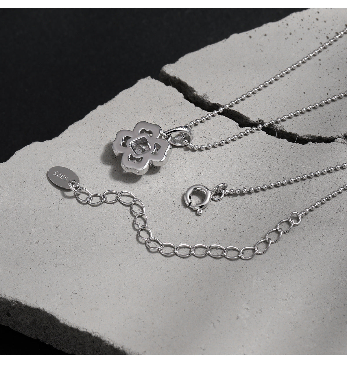 Lucky Clover Blossom Necklace OPHRASTUDIO
