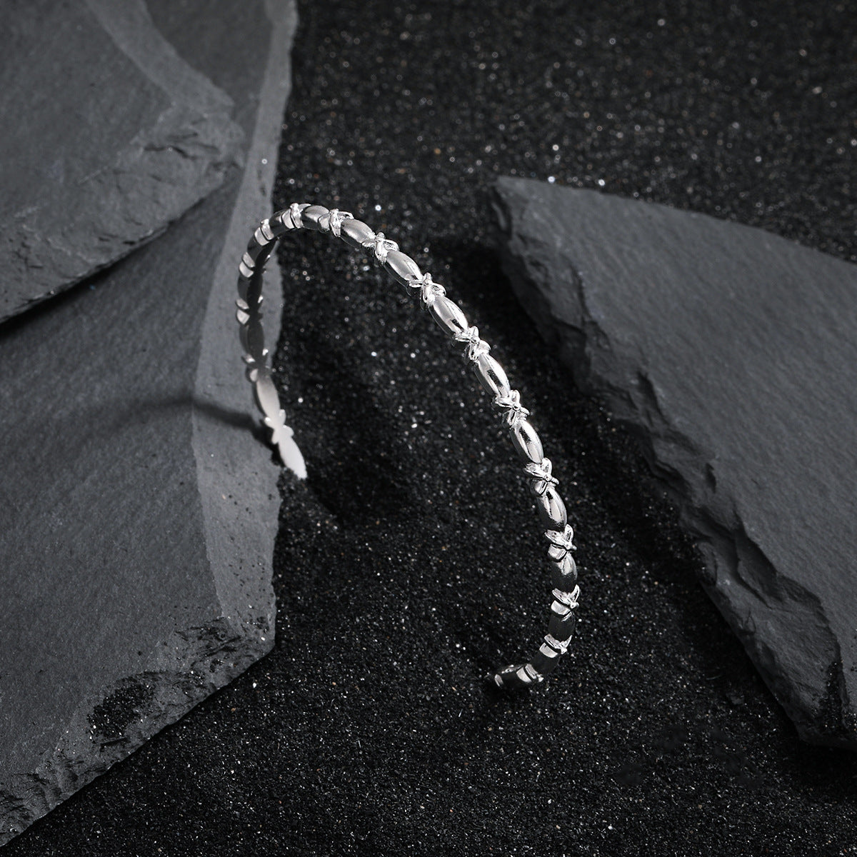 Knot Detail Slim Cuff Bracelet OPHRASTUDIO