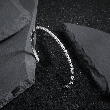 Knot Detail Slim Cuff Bracelet OPHRASTUDIO