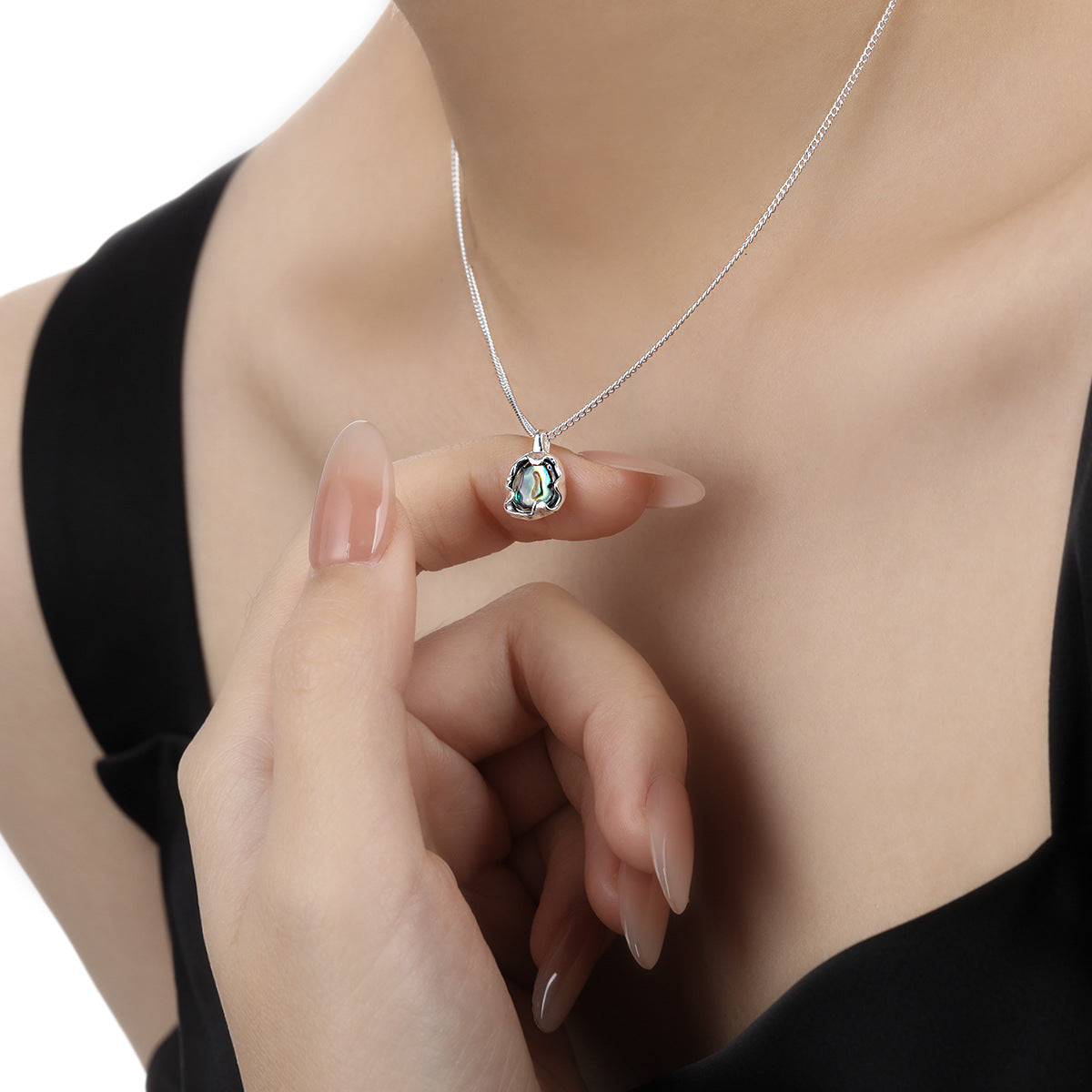 Natural Abalone Shell Pendant Necklace OPHRASTUDIO