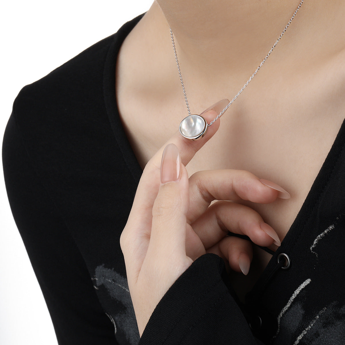 Luminous Mother of Pearl Pendant Necklace OPHRASTUDIO