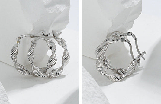 Pendientes de aro de plata de ley con textura Möbius