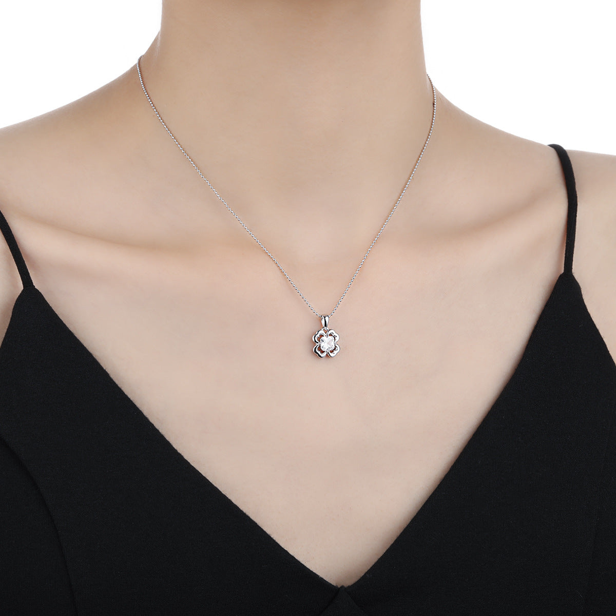 Lucky Clover Blossom Necklace OPHRASTUDIO