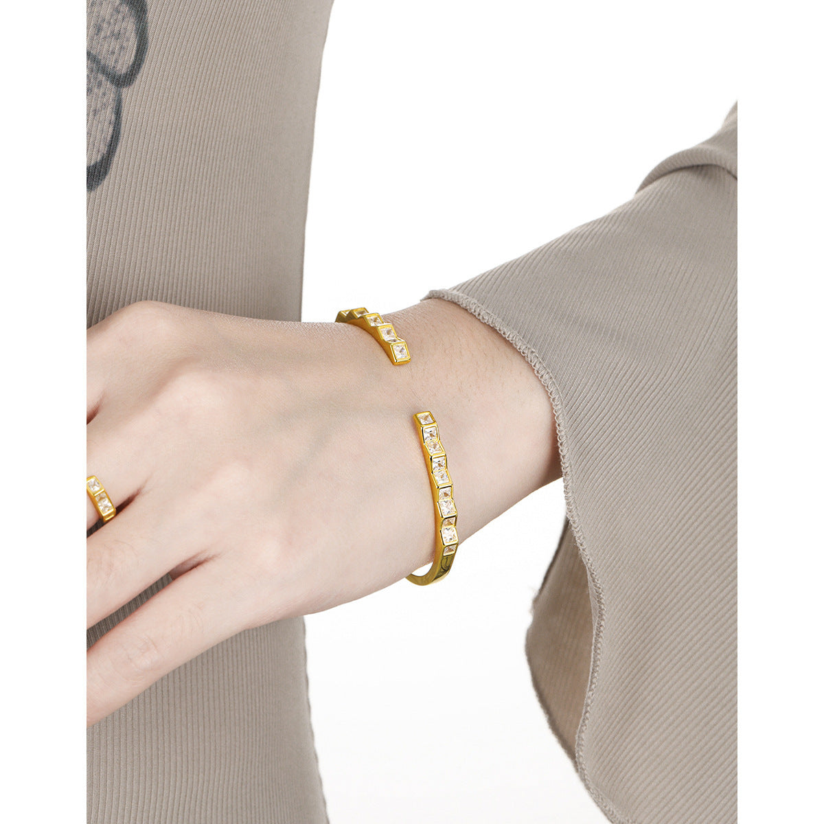 Geometric Square-Cut Open Cuff Bracelet OPHRASTUDIO