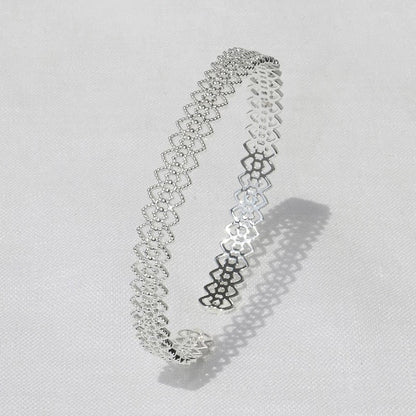 Lace-Pattern Open Cuff Bracelet OPHRASTUDIO